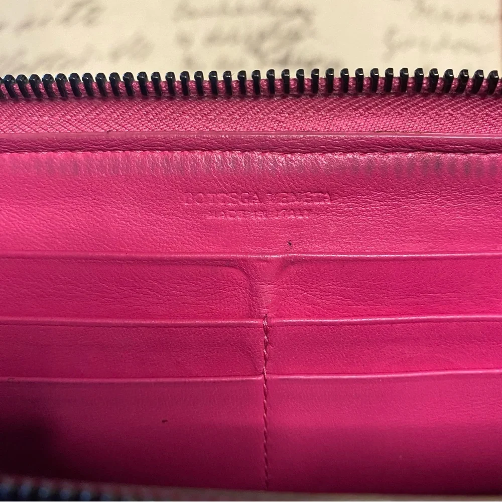 EUC Bottega Veneta Lambskin Intrecciato Long Round Zipper Wallet - Picture 11 of 14